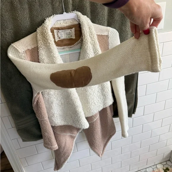 Anthropologie -Saturday Sunday-Cozy Cream/Tan Open-Front Sherpa Shawl/Cardigan - Picture 14 of 15